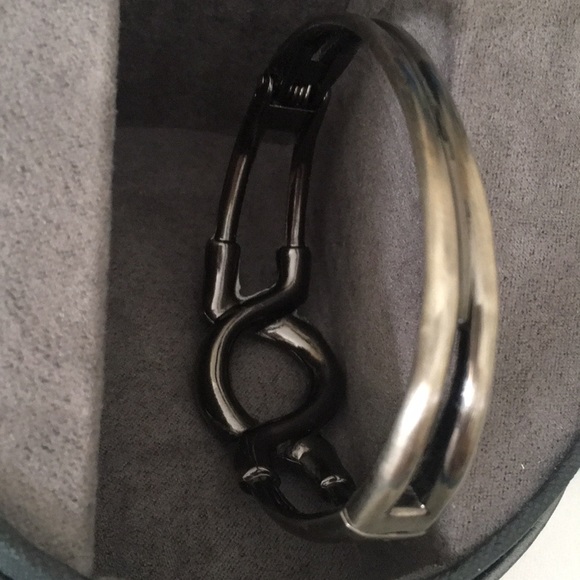 Stylish Fashion Bracelet - Picture 3 of 3